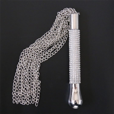 תמונה של שוט רצועות ברזל עם ידית יהלומים Chain Whip